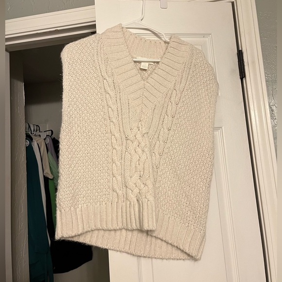Sweaters - H&M Cable Knit Sweater Vest